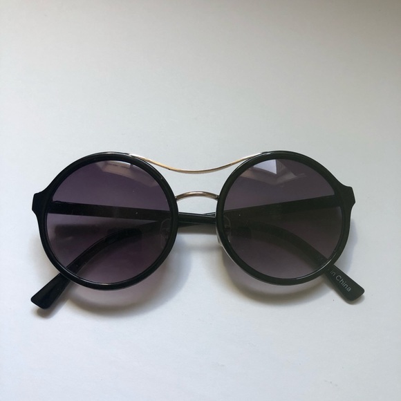 sunglasses - Picture 4 of 5